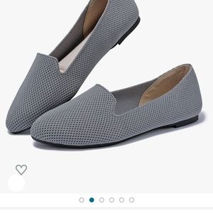 Gray flats  size 7 w new stretchy material New never worn, very comforta…